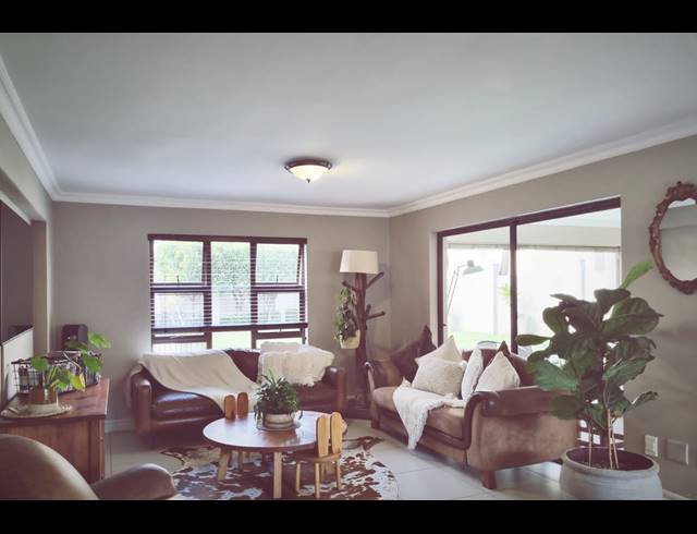 3 BEDROOM TOWNHOUSE SOLD IN VANDERBIJLPARK SW 5